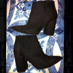 Black pointed heeled boots